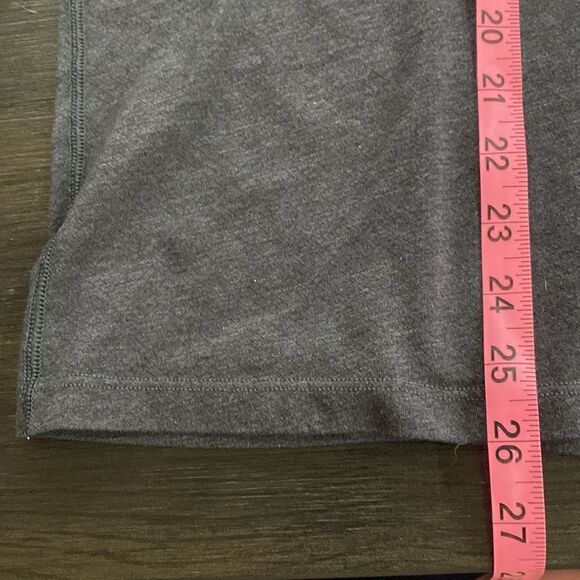 The North Face dark charcoal gray large shirt sleeve tshirt crew neck - Picture 6 of 7